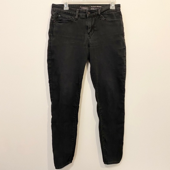 Levi’s Signature Modern Skinny Black Jeans - Picture 2 of 10